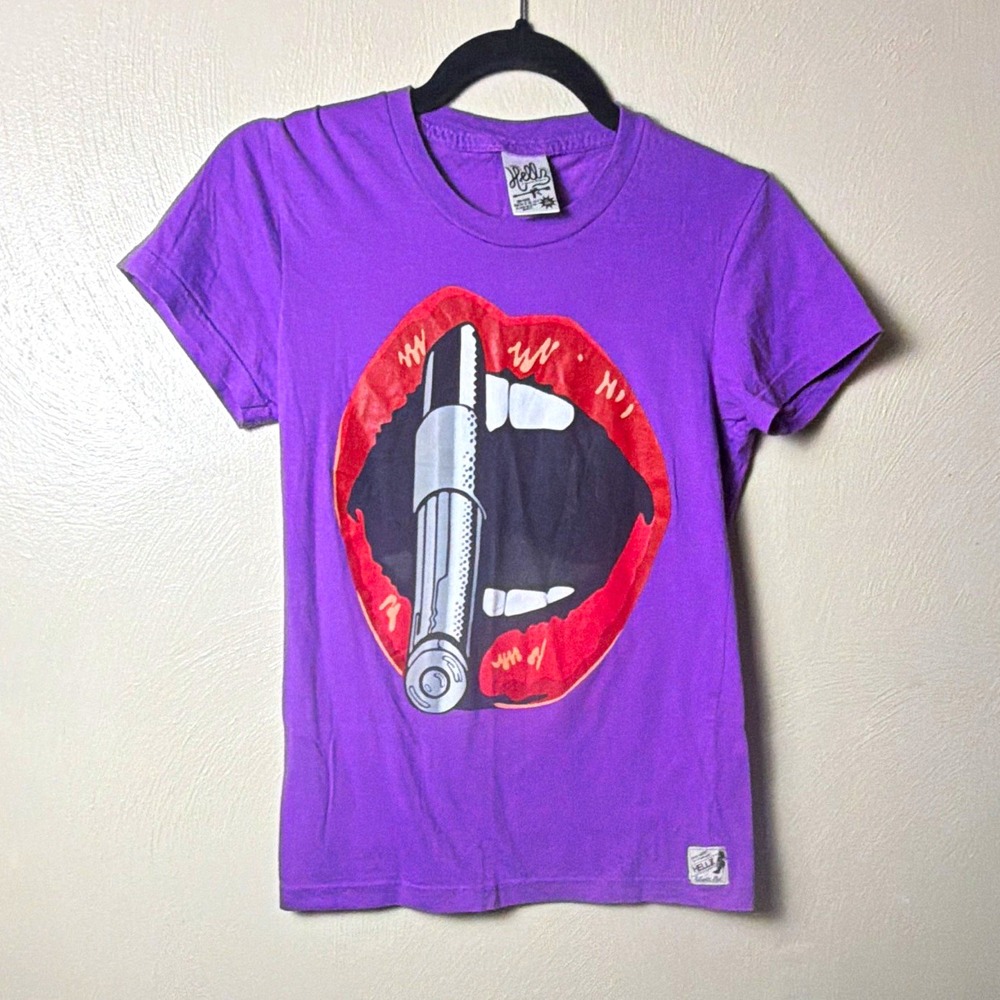 Vintage Hellz Womens Small Graphic Tee Purple Lipstick Bullet Y2K USA Vampire